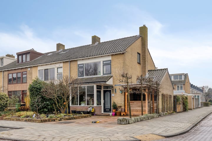 Lessestraat 49