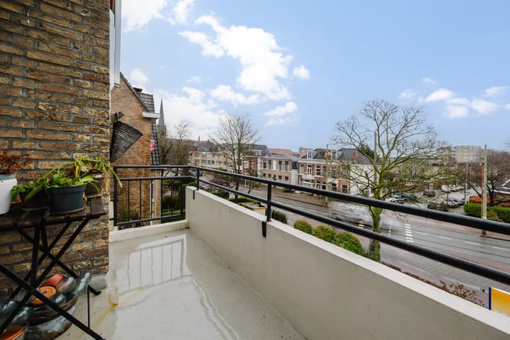 Foto 10 van Loosduinse Hoofdstraat 123