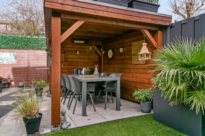 Photo 39 of Anna Pawlowastraat 34