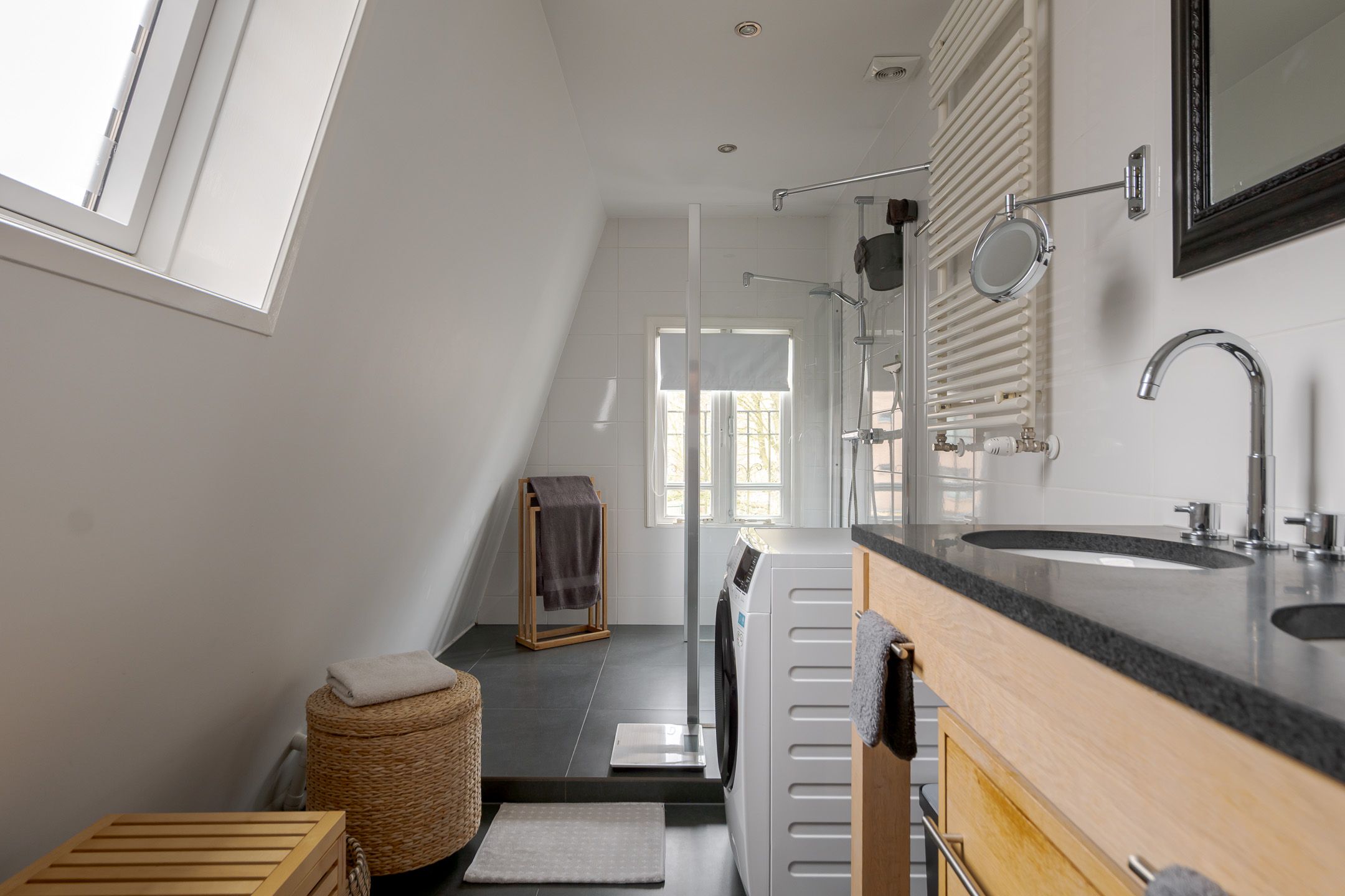 Photo 24 of Emmastraat 86