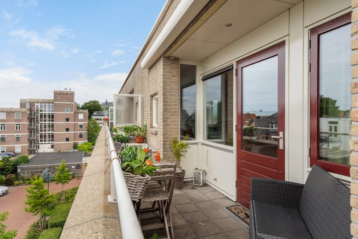 Foto 32 van Potgieterlaan 8-V