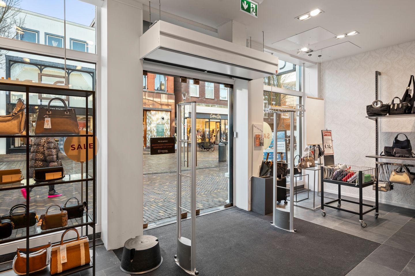 View photo 4 of Hoofdstraat 97-99