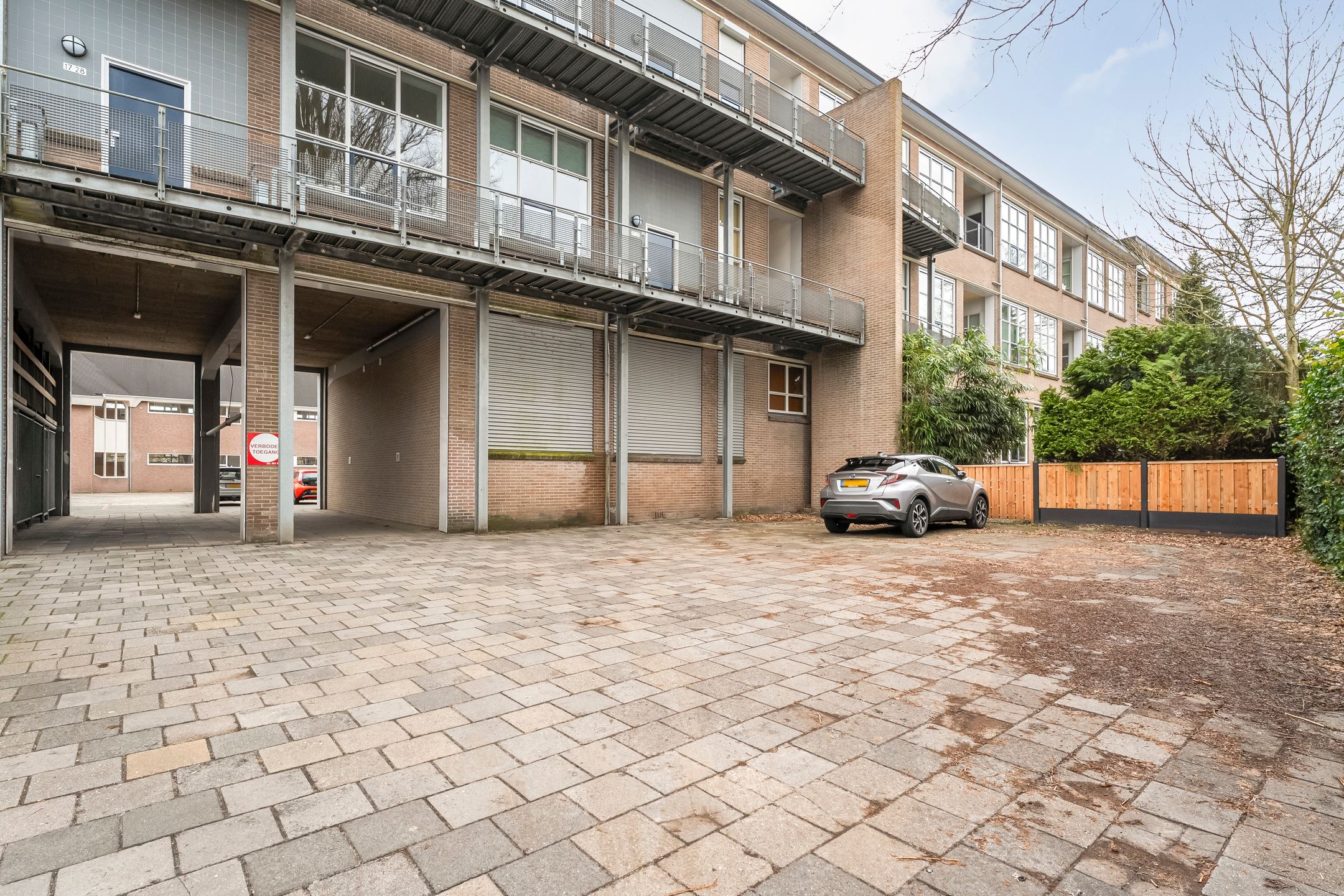 Photo 39 of Catharinastraat 17-33