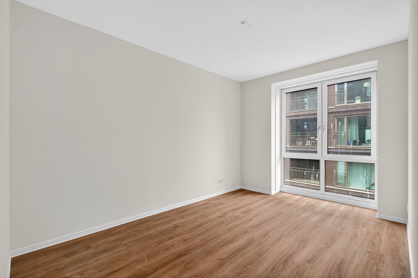 Foto 10 van Osdorpplein 1001-B3