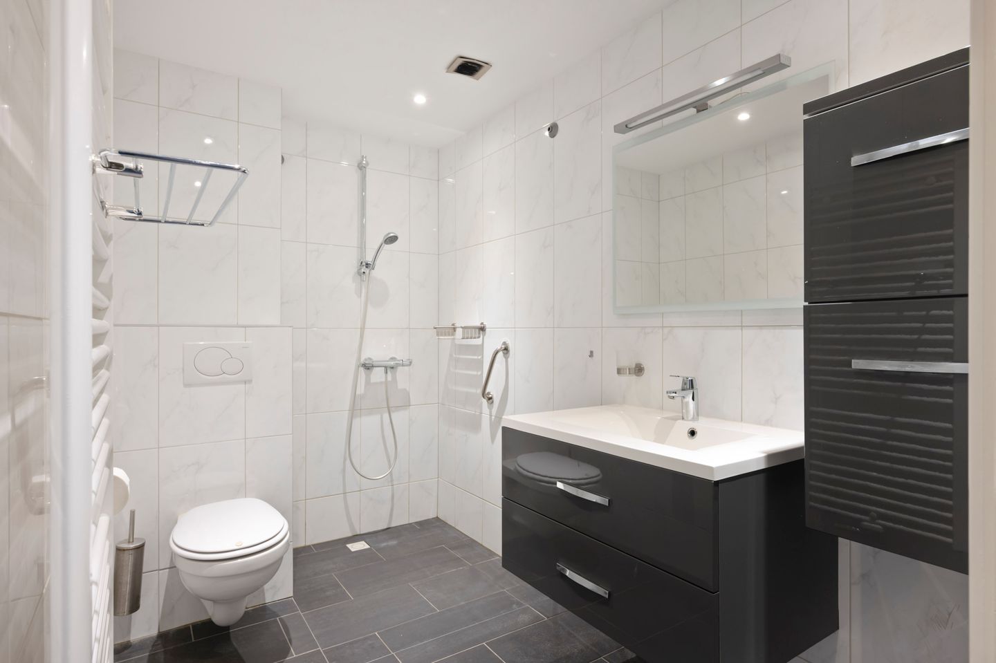 Foto 25 van Burg. Smeetsstraat 7