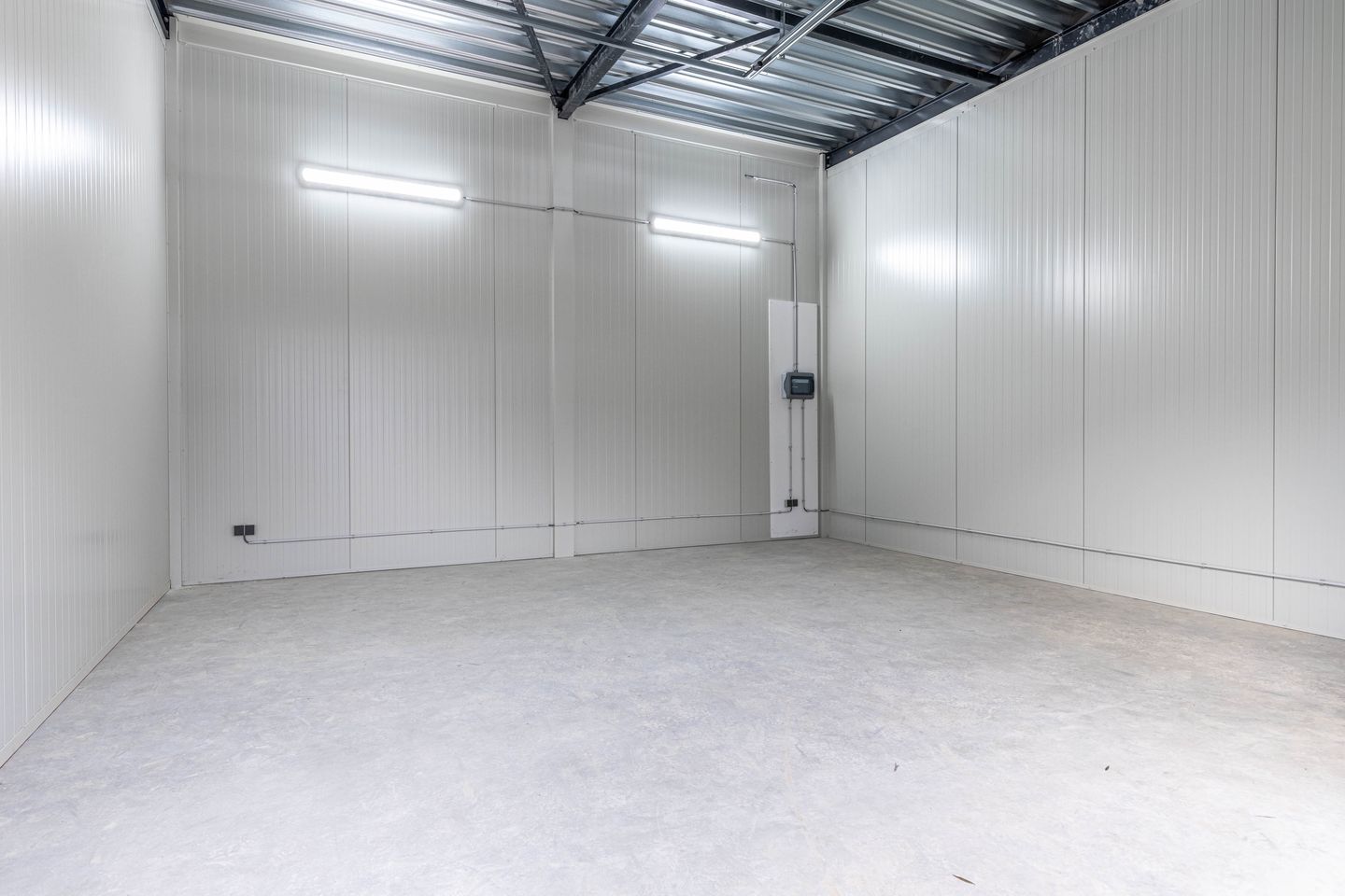 View photo 5 of Beneluxweg 216-C23