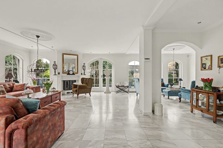 Photo 2 of Obrecht 9