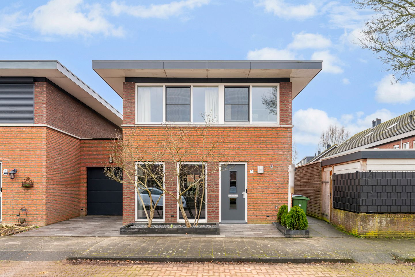 Photo 4 of Moerasandoorn 1