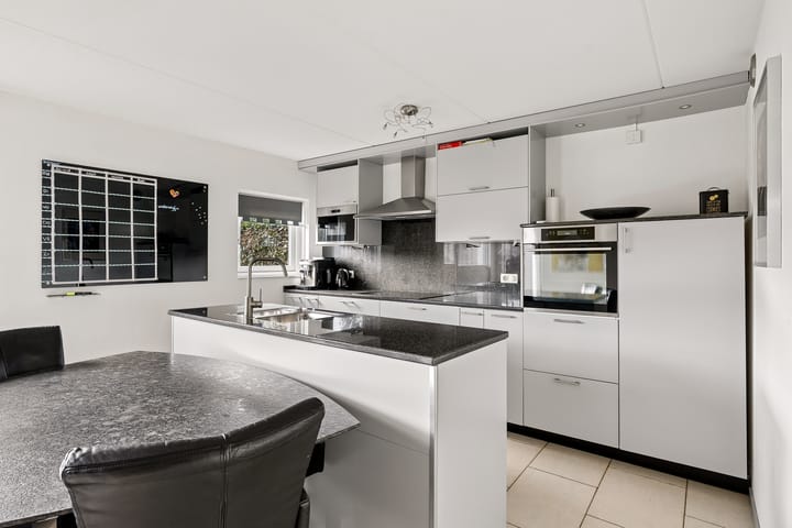 Photo 2 of Carel Willinklaan 18