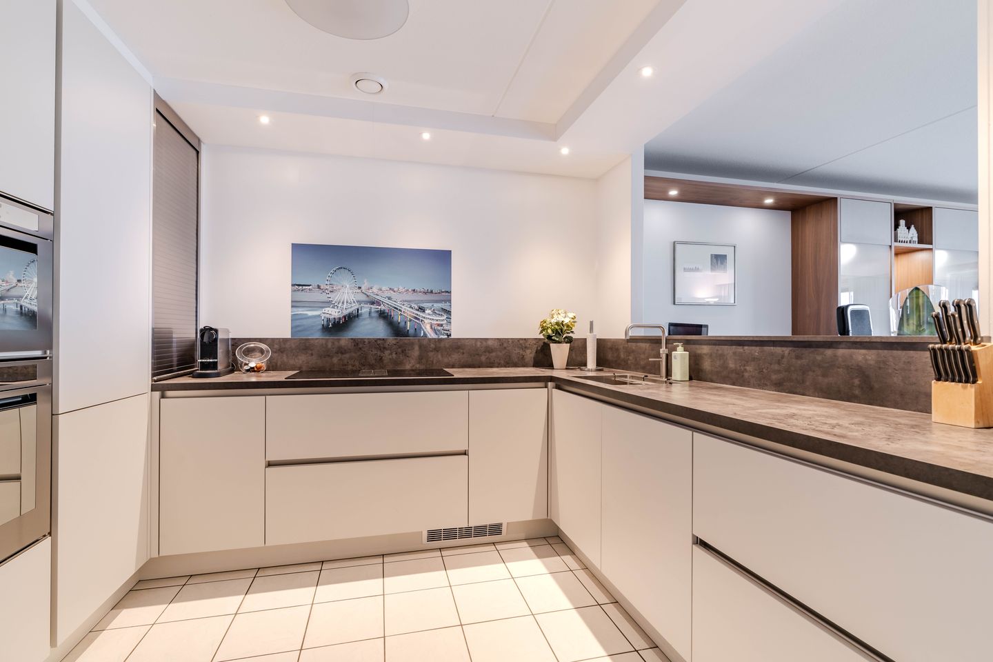 Photo 20 of Scheveningseslag 37