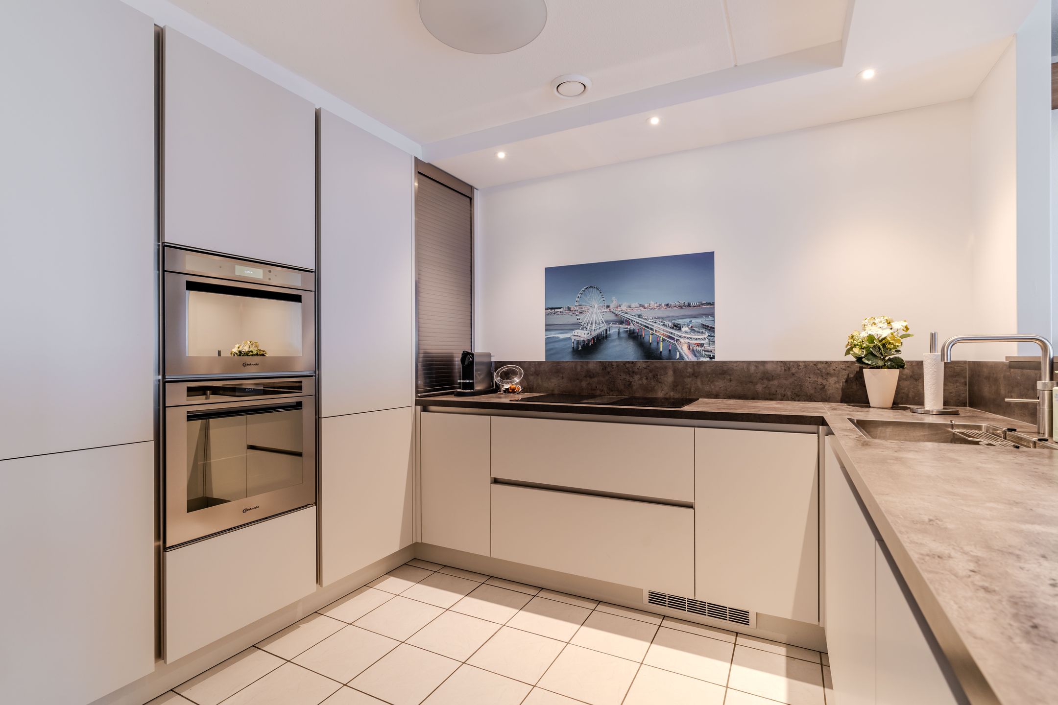 Photo 21 of Scheveningseslag 37