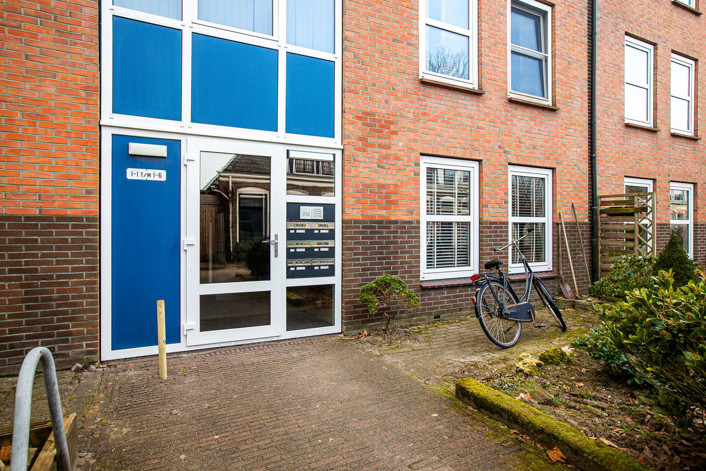Photo 5 of Schoolstraat 1-2