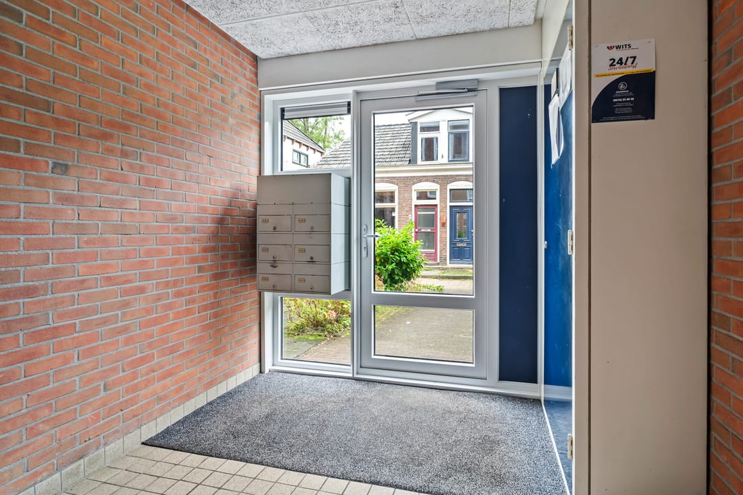 Photo 8 of Schoolstraat 1-2