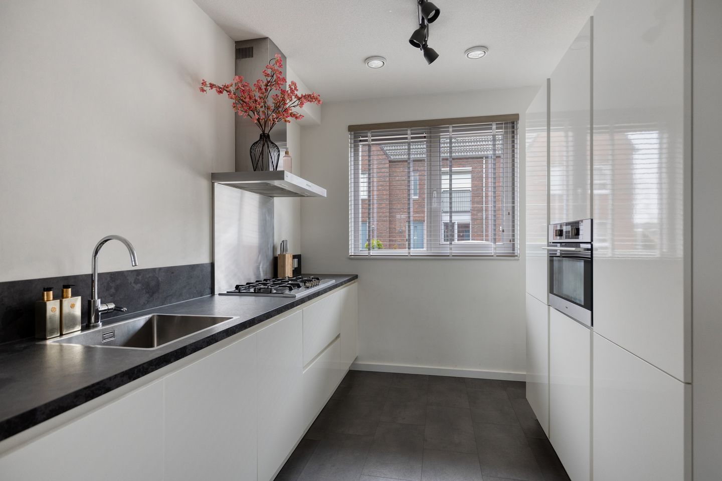 Foto 20 van Wethouder van Rooijlaan 11