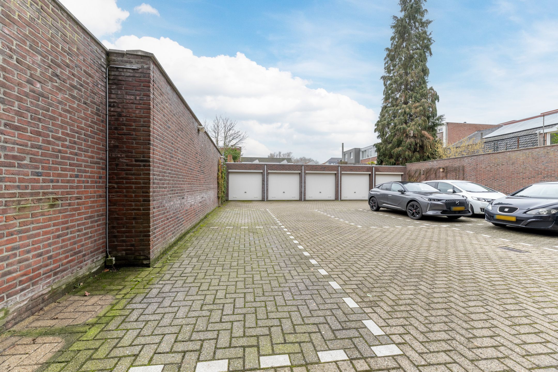 Foto 27 van Bisschop Zwijsenstraat 29-A