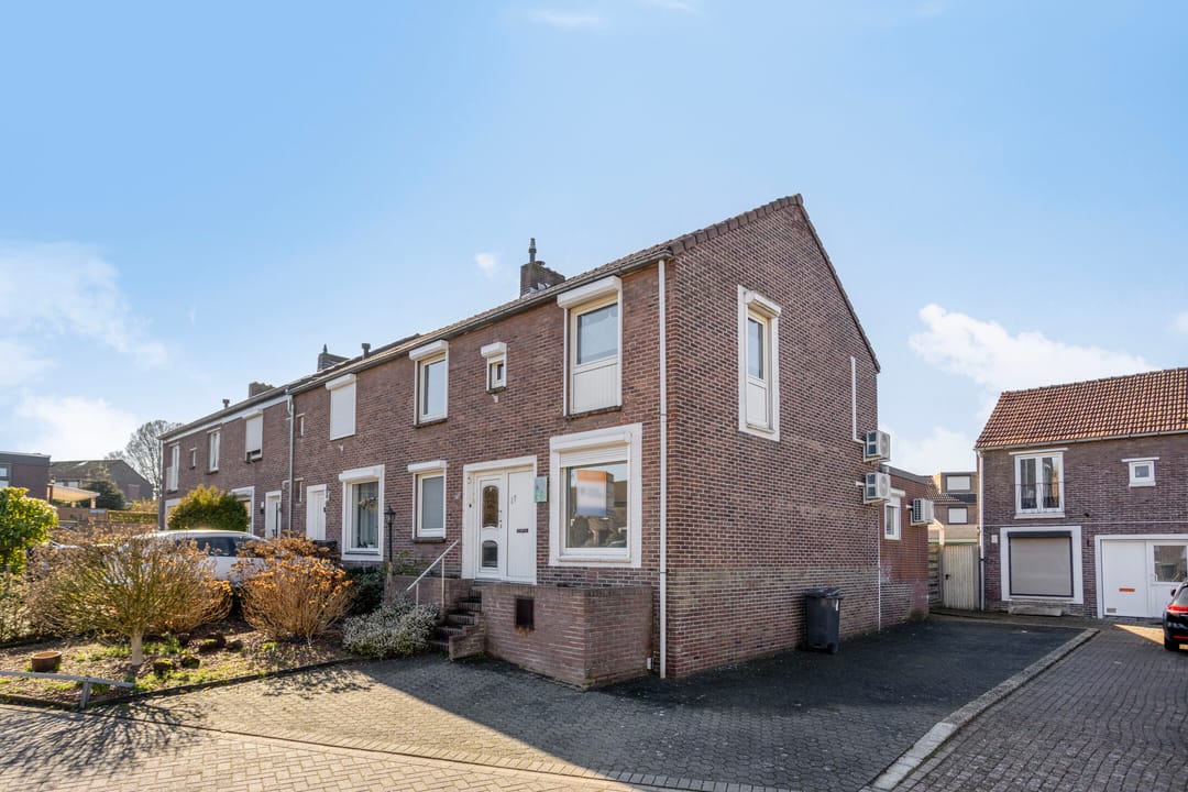 Photo 1 of Haarlemstraat 17