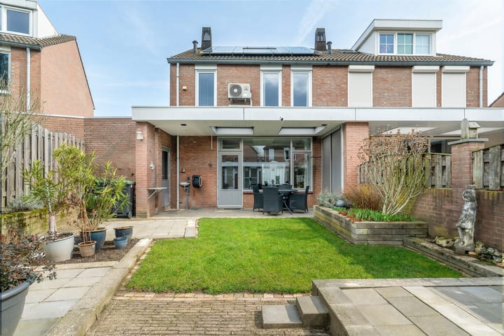 Photo 3 of Raambouwstraat 21