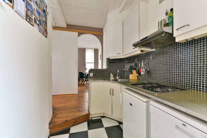 Foto 12 van Mgr. van de Weteringstraat 34