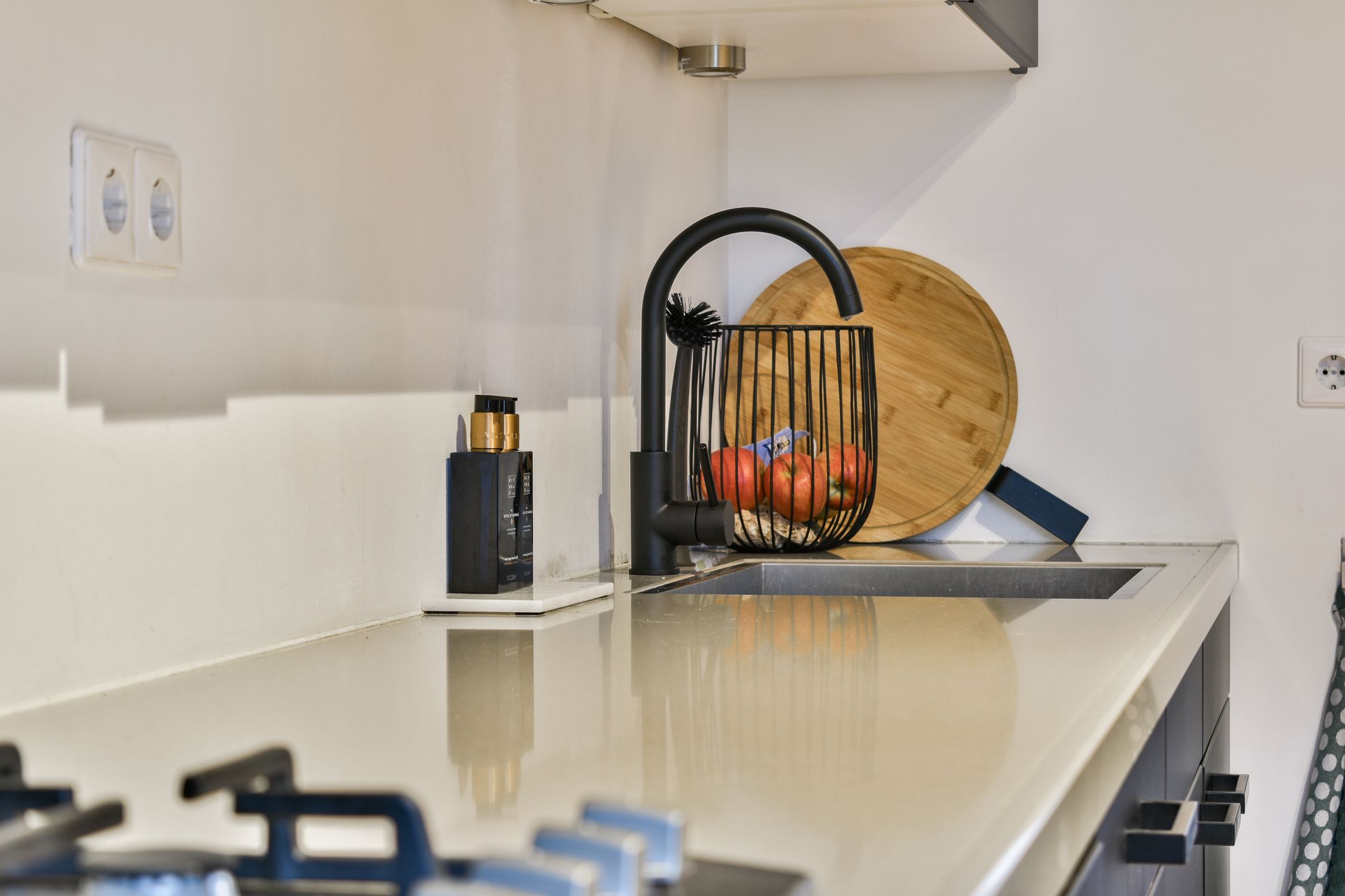 Photo 9 of Haarlemmermeerstraat 64-1