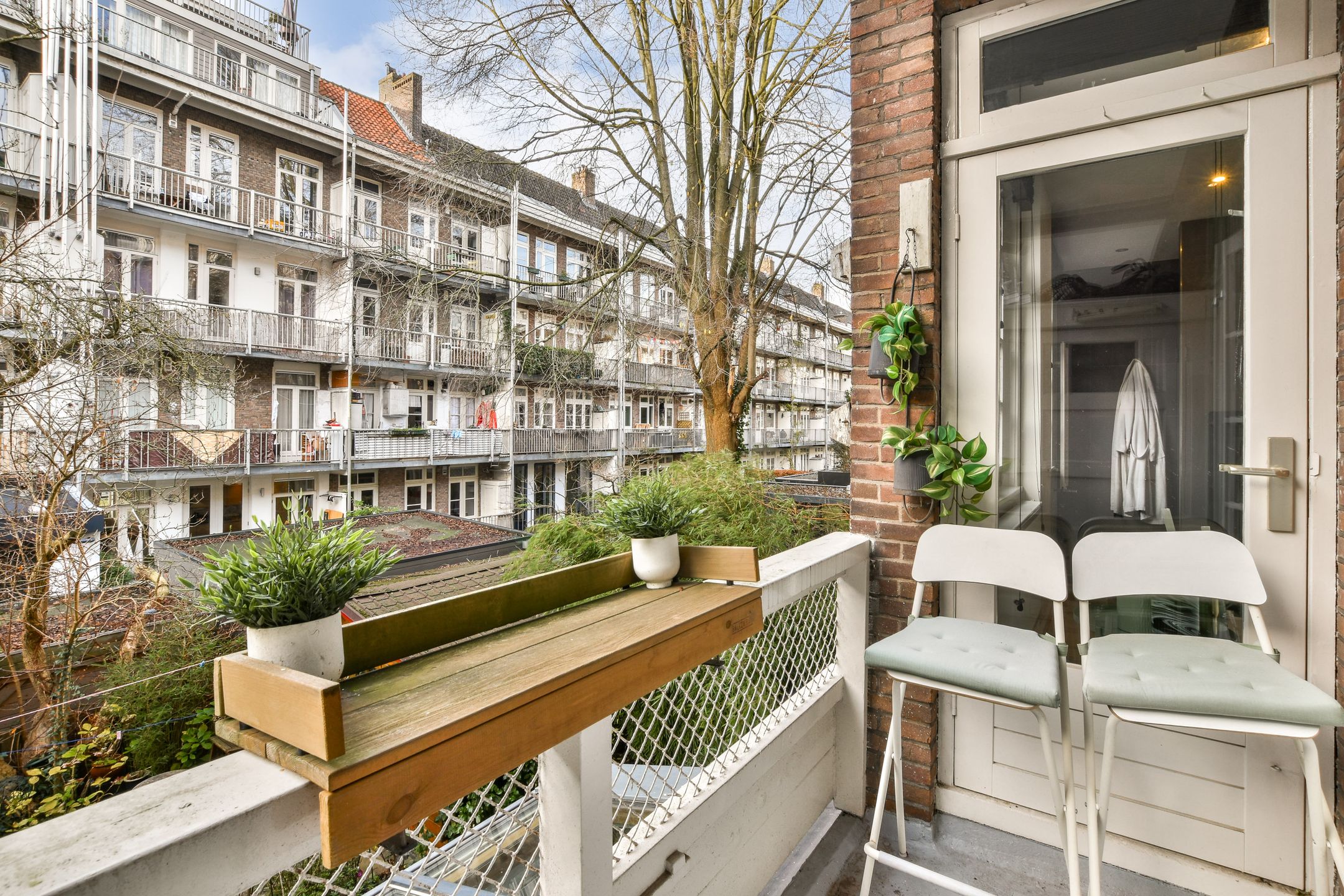 Photo 12 of Haarlemmermeerstraat 64-1