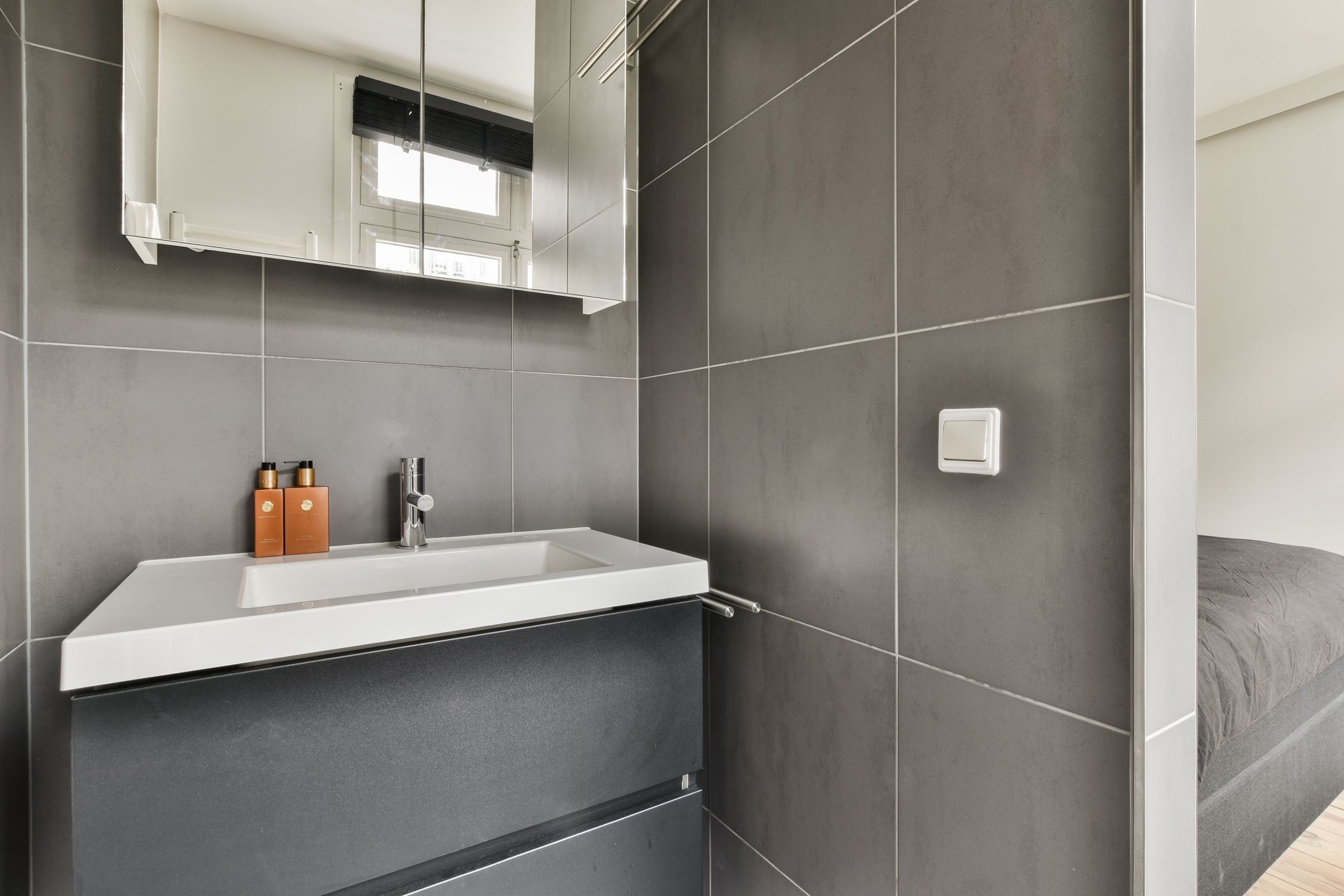 Photo 15 of Haarlemmermeerstraat 64-1