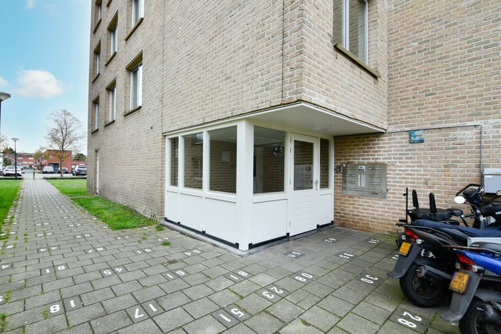 Photo 4 of Emmeline Pankhurststraat 6
