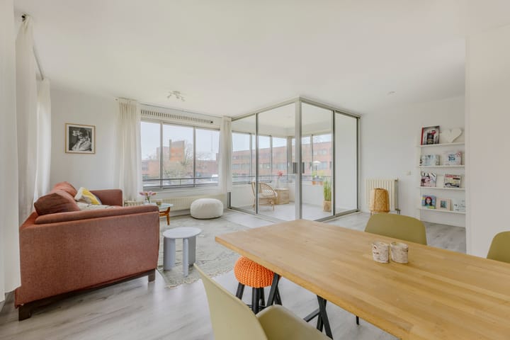 Photo 2 of Emmeline Pankhurststraat 6