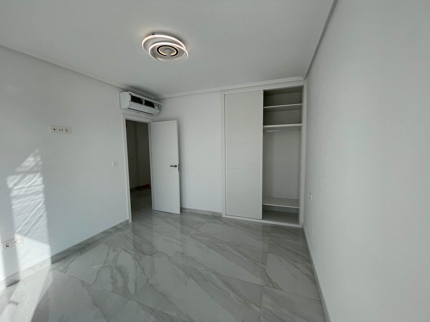 Photo 29 of Carrer Winston Churchill 2, CASA 1