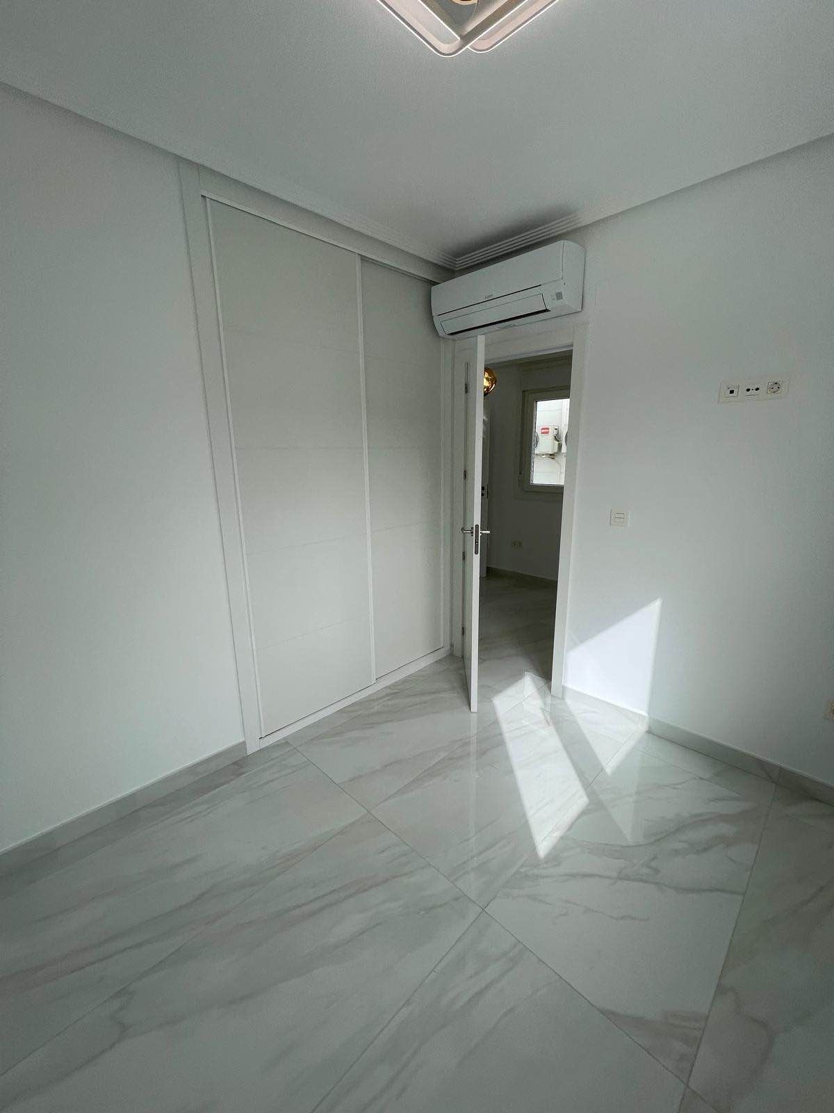Photo 34 of Carrer Winston Churchill 2, CASA 1