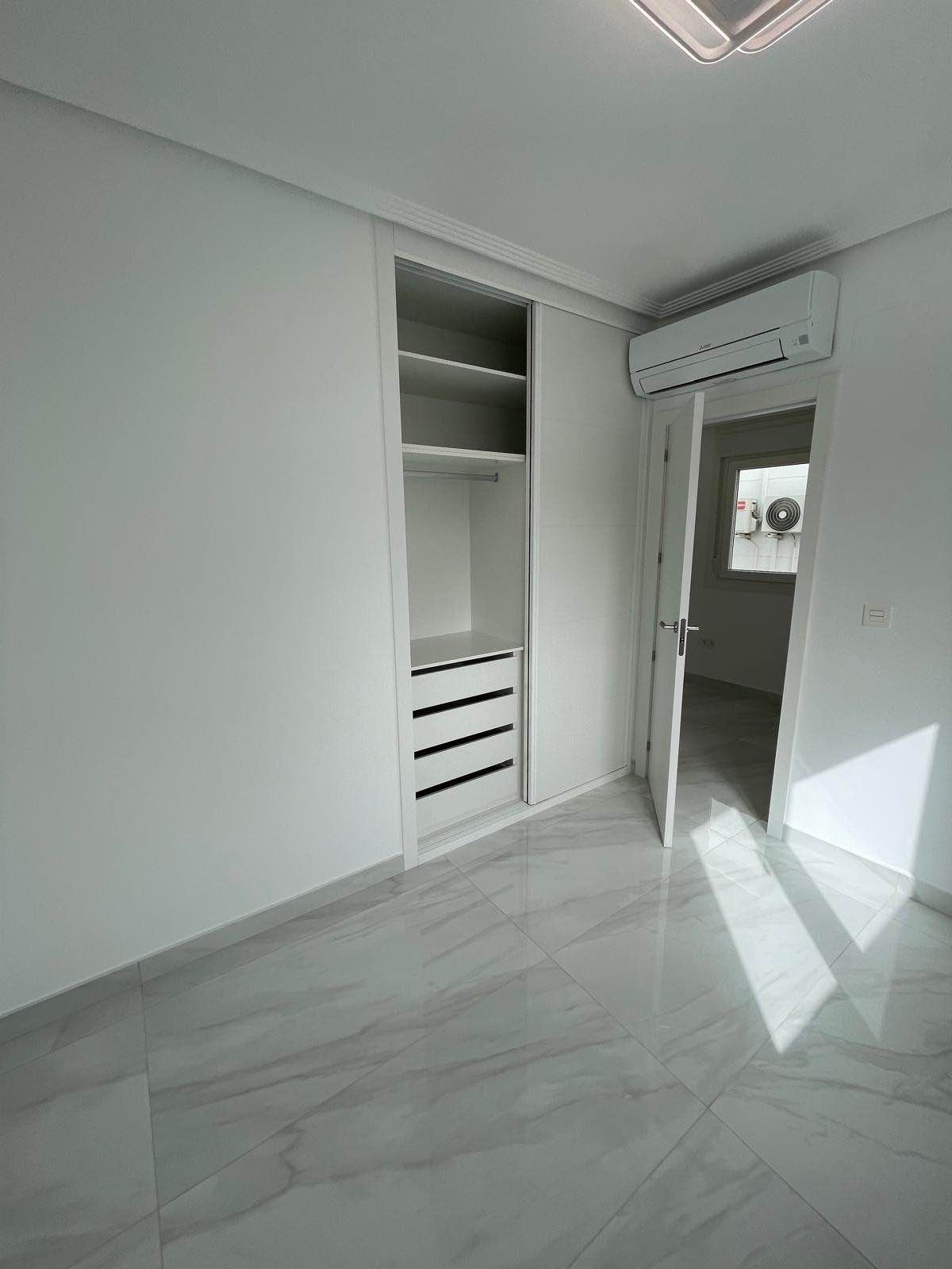 Photo 35 of Carrer Winston Churchill 2, CASA 1