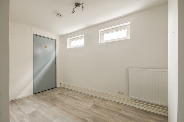 Foto 12 van Oosteinderweg 261