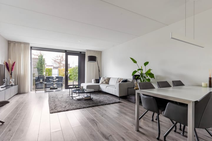 Photo 2 of Vuurvlinder 88