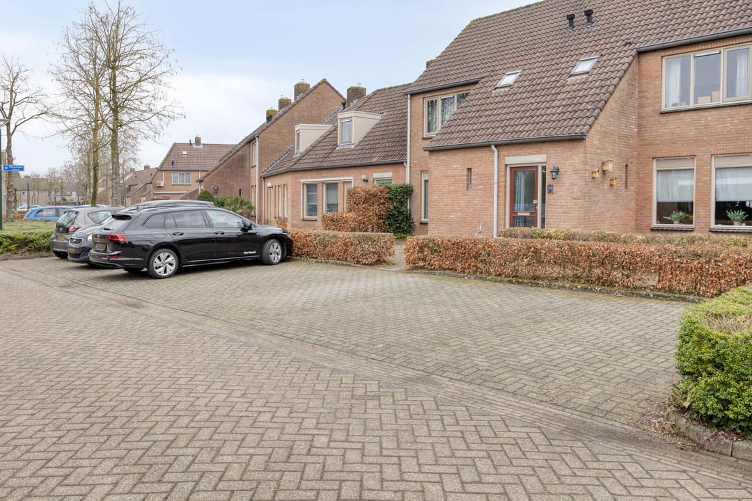 Photo 47 of Klaproos 66