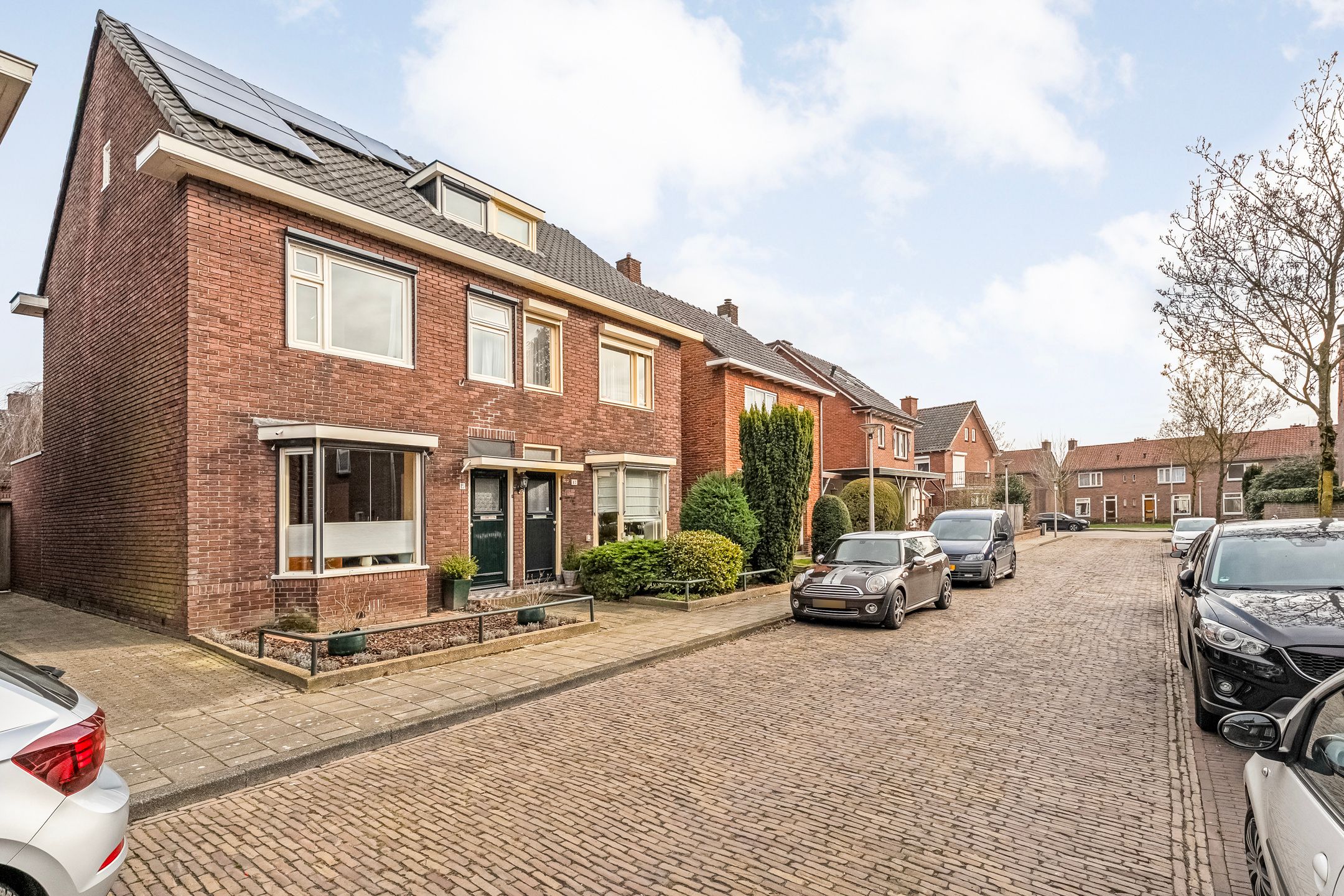 Foto 39 van Niasstraat 15