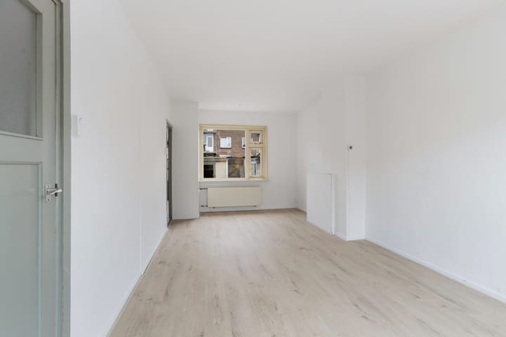 Photo 4 of Vincent van Goghstraat 82