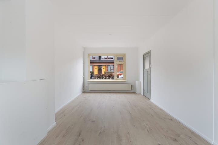 Photo 6 of Vincent van Goghstraat 82