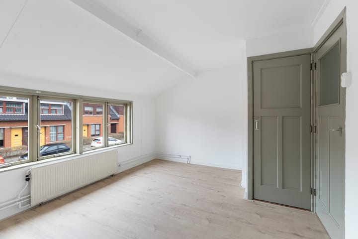 Photo 9 of Vincent van Goghstraat 82