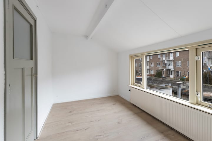 Photo 11 of Vincent van Goghstraat 82