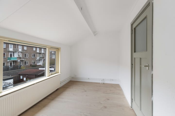 Photo 12 of Vincent van Goghstraat 82