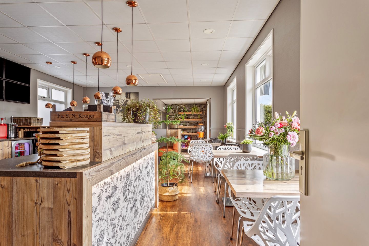 Bekijk foto 5 van Professor J. C. Dorststraat 2