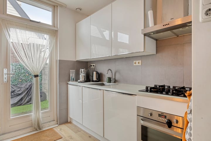 Photo 4 of Tollensstraat 38