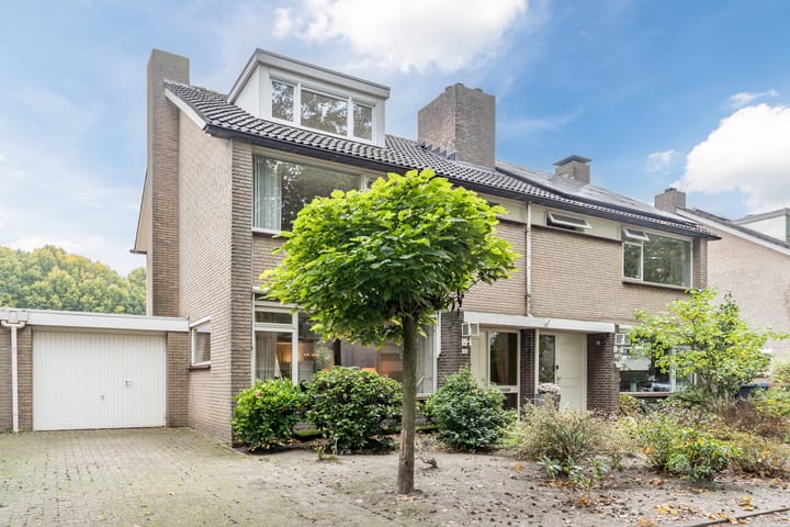 Albert Schweitzerstraat 10 — te koop in Goirle, Geschakelde 2-onder-1-kapwoning