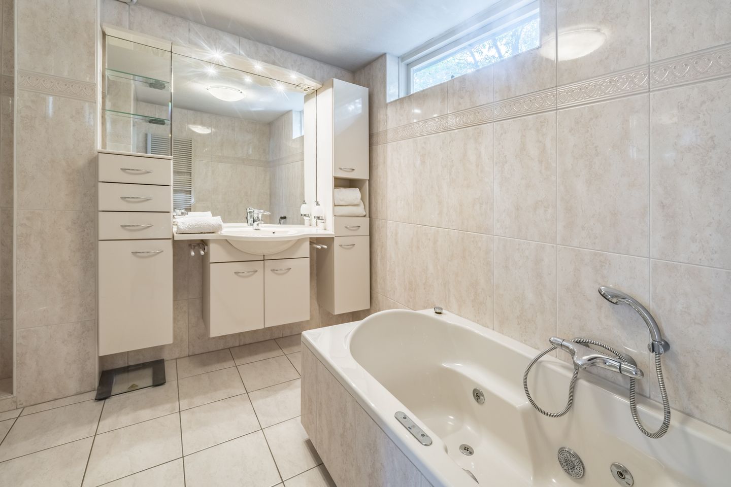 Foto 25 van Albert Schweitzerstraat 10