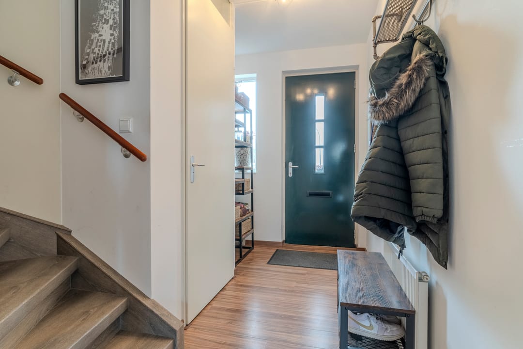 Photo 2 of Voorschotenstraat 11