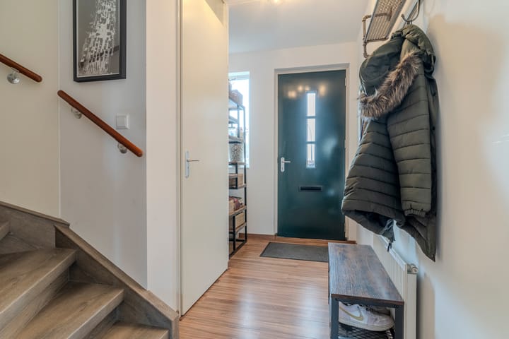 Photo 2 of Voorschotenstraat 11