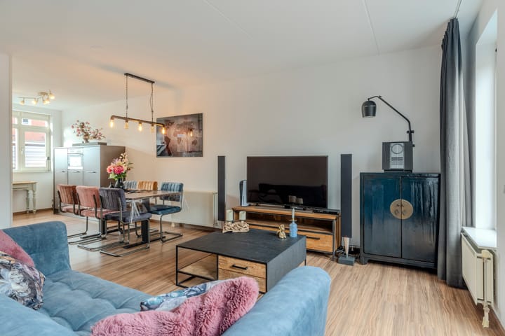 Photo 3 of Voorschotenstraat 11