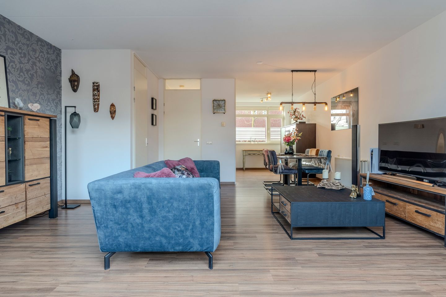 Photo 4 of Voorschotenstraat 11