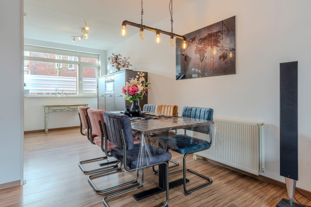 Photo 7 of Voorschotenstraat 11