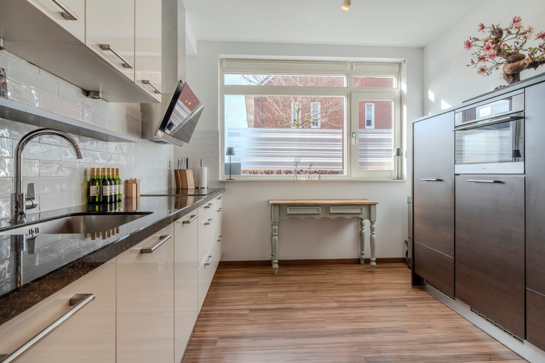 Photo 8 of Voorschotenstraat 11