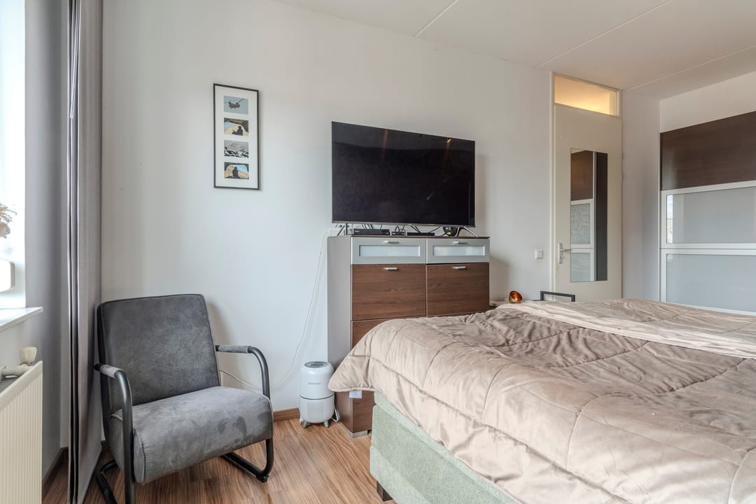 Photo 17 of Voorschotenstraat 11